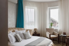  Загородный отель-клуб «Лачи» Московская область FLOWER DBL - Однокомнатный двухместный номер с одной стандартной двуспальной кроватью