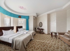  Загородный отель-клуб «Лачи» Московская область FLOWER TWIN+ Улучшенный однокомнатный двухместный номер с двумя раздельными кроватями